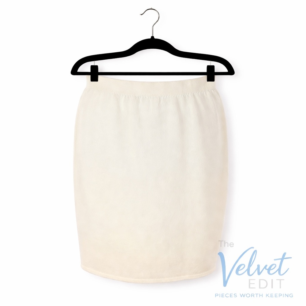 St. John Ivory Knit Skirt — Size 8 — Elegant Minimalist Classic
